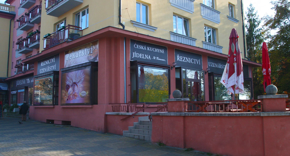 jídelna prima na náměstí v Ostrově