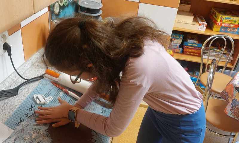 Pečení velikonočních perníčků