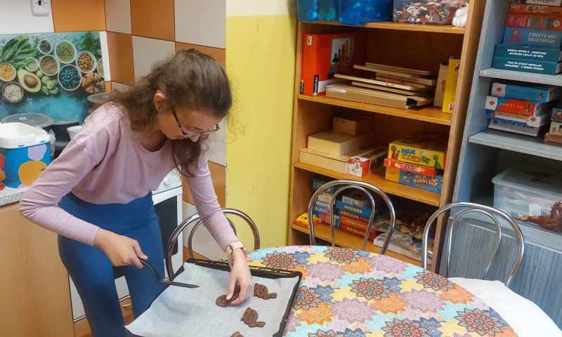 Pečení velikonočních perníčků