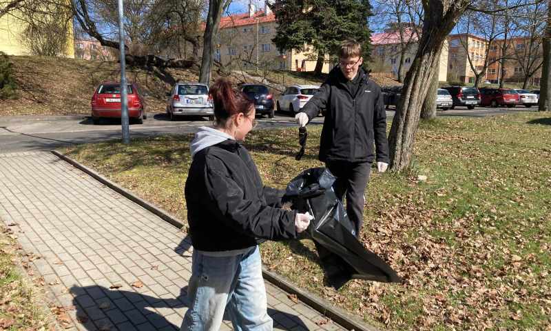 UČ