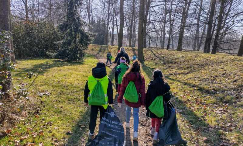 Ukliďme Česko IV.B