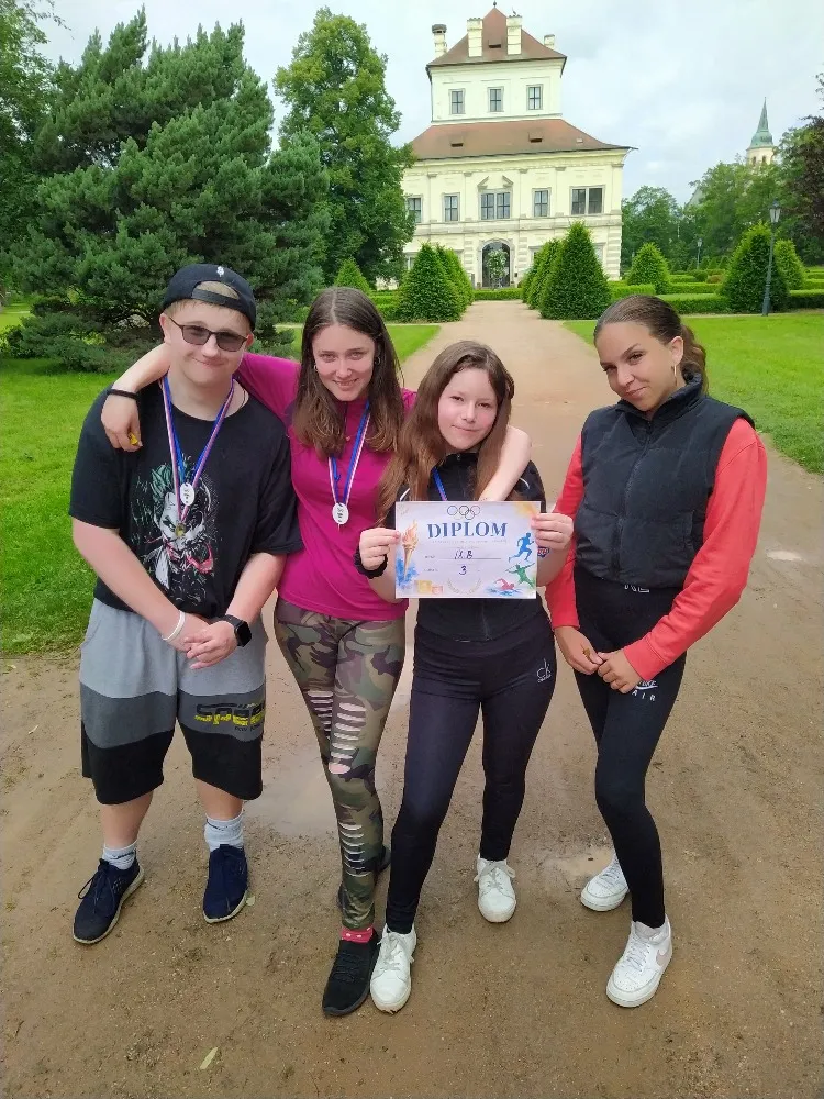 9Bběh